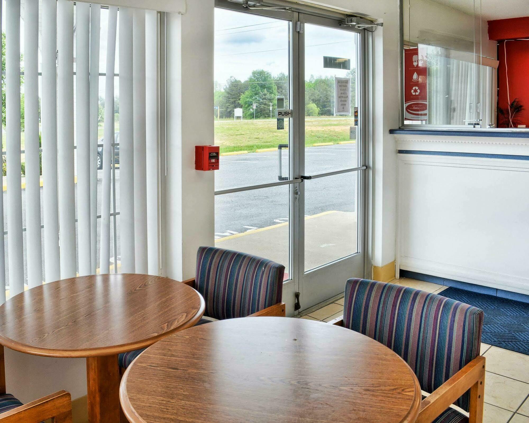 Econo Lodge Ruther Glen Extérieur photo
